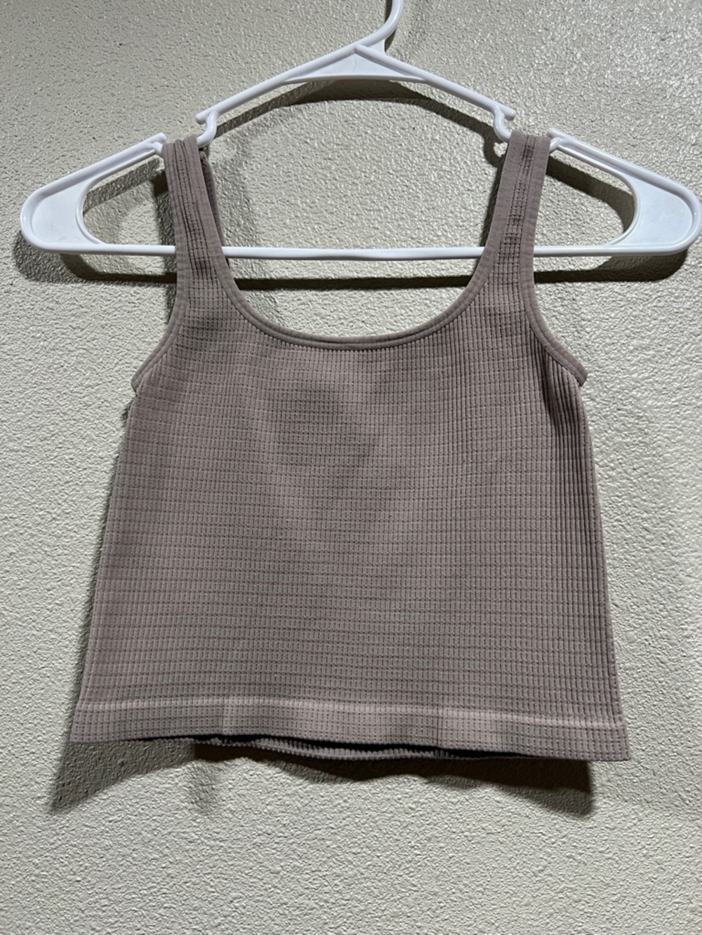 Bella Seamless Waffle Knit Scoop Neck Cropped Tank Top - Taupe